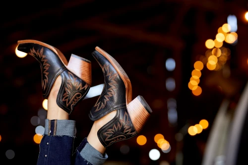 Ariat Women's Dixon Black Western Bootie 4 Ariat Women's Dixon Black Western Bootie - Image 2