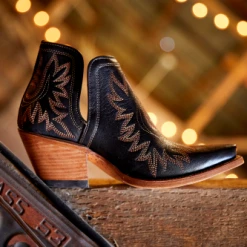 Ariat Women's Dixon Black Western Bootie 9 Ariat Women's Dixon Black Western Bootie -Ariat shop 10029653 20LS2