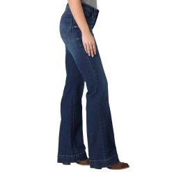 Wrangler Women's Ultimate Riding Jean Willow Mid Rise Trouser In Claire -Ariat shop 112328399 02