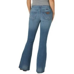 Wrangler Women's Retro Mae Flare Jean -Ariat shop 157408 default l f0276e9f 2be2 4889 bbe4 c201fa756746