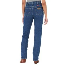 Wrangler Women's Cowboy Cut Slim Fit Jeans